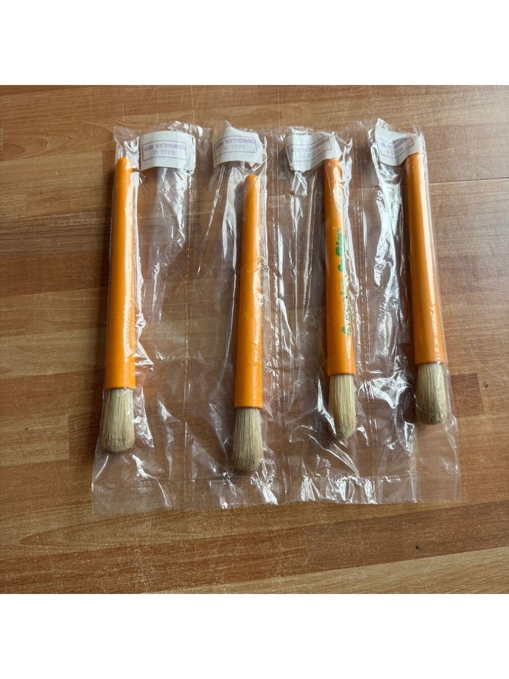 Crayola paint brush bundle,new in package , 4 brushes